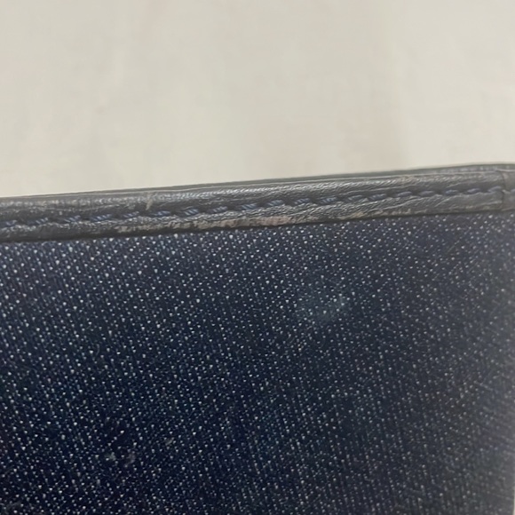 Tommy Hilfiger Navy Wallet - Picture 5 of 5